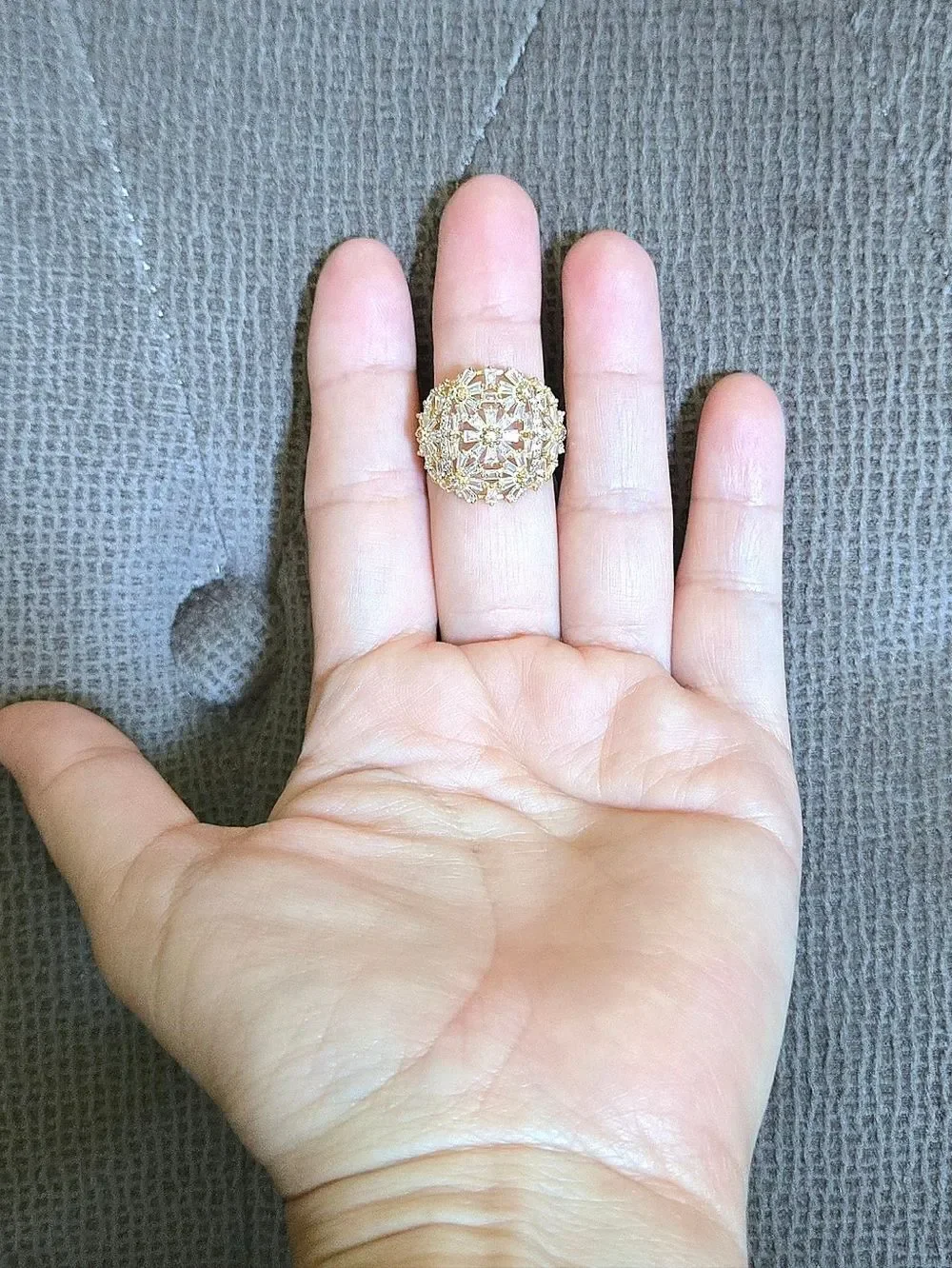 Rachel Zoe Gold💛 Floral🌼 Dome Ring💍 - NWT